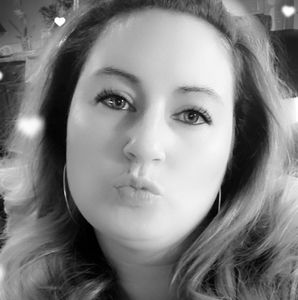 Meet your Posher, Desiree